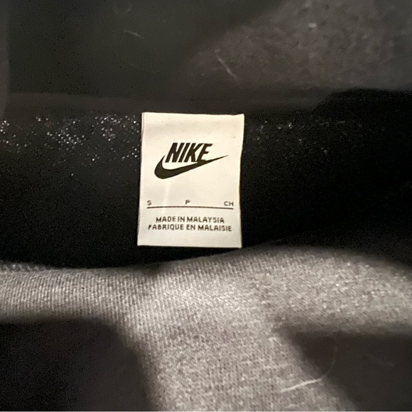 Nike | SPORTSWEAR CLUB FLEECE | GIRLS | SMALL | NWT | 2 sweatshirts included - Picture 6 of 14